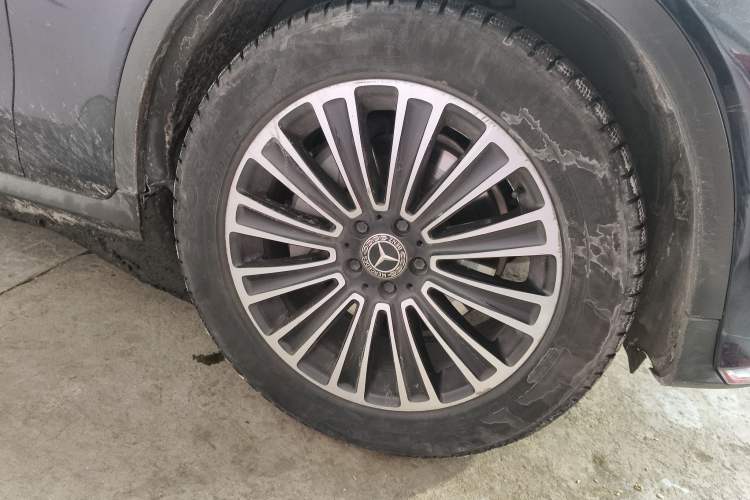 Used Mercedes-Benz GLC 2017 GLC 260 4MATIC Dynamic Edition Right Front Wheel Hub