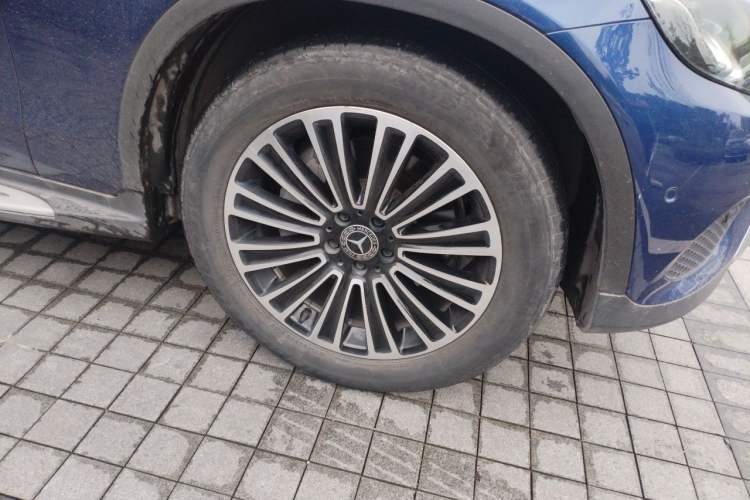 Used Mercedes-Benz GLC 2017 GLC 200 4MATIC Right Front Wheel Hub