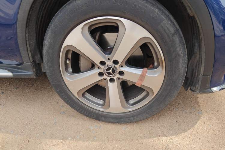 Used Mercedes-Benz GLC 2017 GLC 300 4MATIC Sport Edition Right Front Wheel Hub