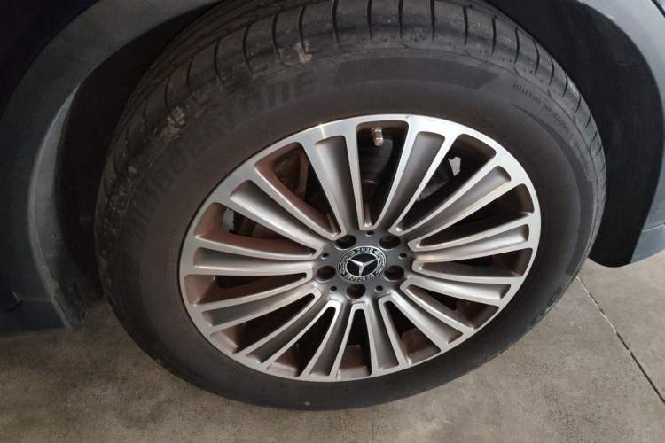 Used Mercedes-Benz GLC 2017 GLC 200 4MATIC Right Front Wheel Hub
