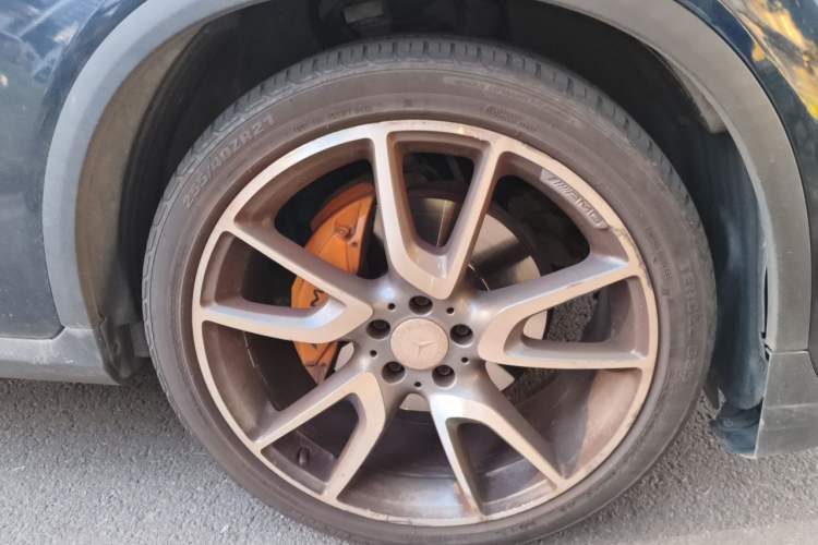 Used Mercedes-Benz GLC 2017 GLC 260 4MATIC Dynamic Edition Right Front Wheel Hub