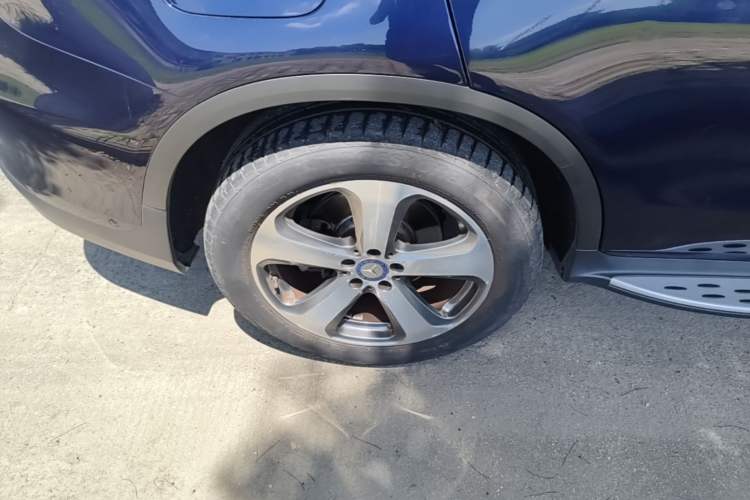 Used Mercedes-Benz GLC 2017 GLC 260 4MATIC Luxury Model Right Rear Wheel Hub