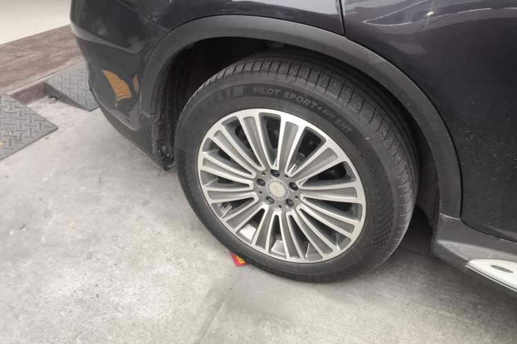 Used Mercedes-Benz GLC 2017 GLC 260 4MATIC Dynamic Edition Right Rear Wheel Hub