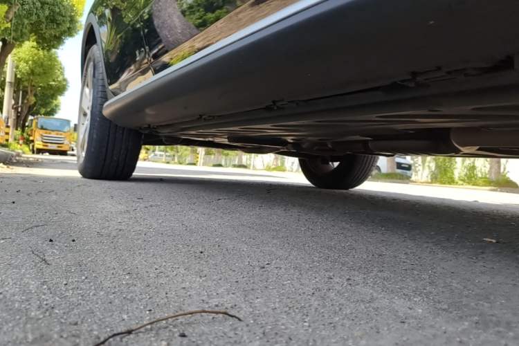 Used Mercedes-Benz GLC 2017 GLC 260 4MATIC Luxury Model Right Side Sill