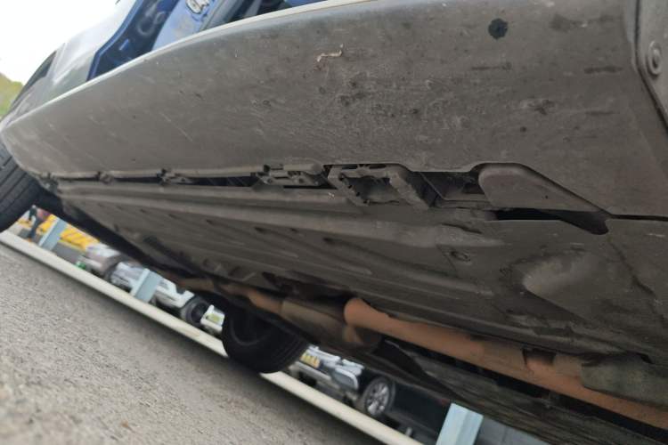Used Mercedes-Benz GLC 2017 GLC 260 4MATIC Luxury Model Right Side Sill
