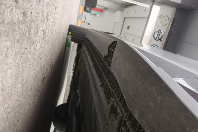 Used Mercedes-Benz GLC 2017 GLC 260 4MATIC Dynamic Edition Right Side Sill