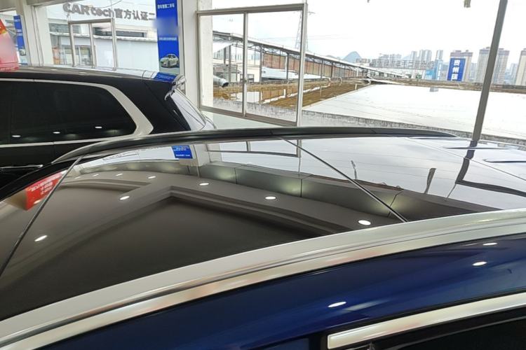 Used Mercedes-Benz GLC 2017 GLC 260 4MATIC Luxury Model Roof