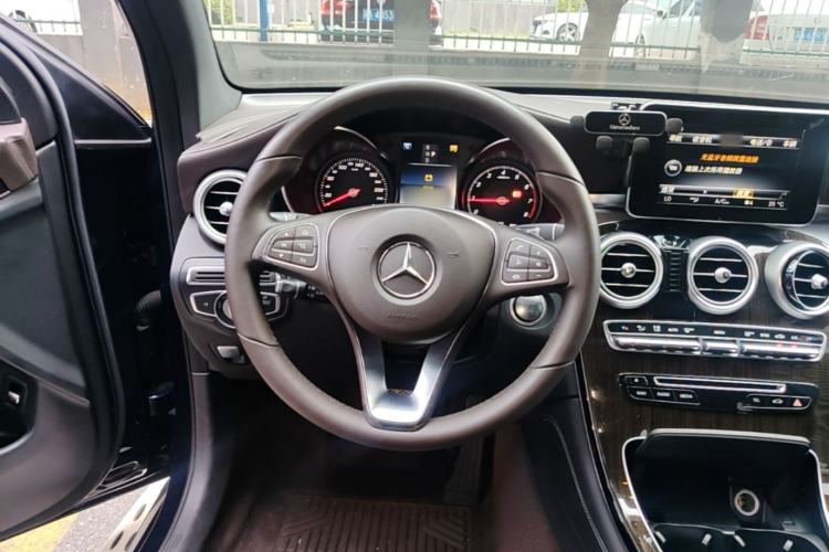 Used Mercedes-Benz GLC 2017 GLC 260 4MATIC Dynamic Edition Steering Wheel