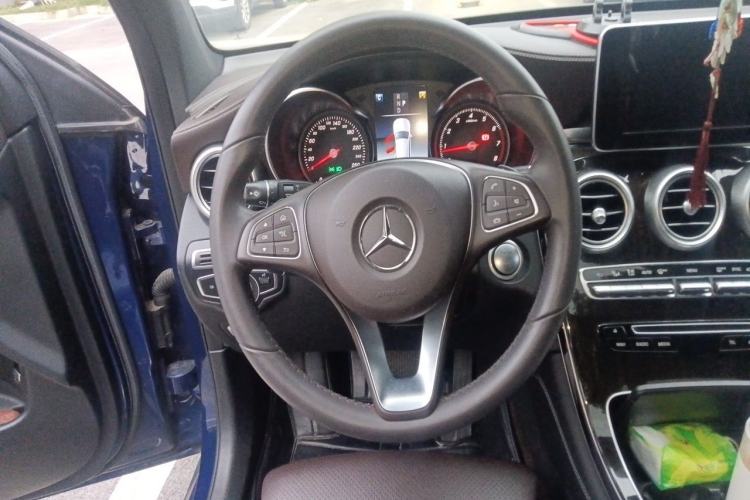 Used Mercedes-Benz GLC 2017 GLC 260 4MATIC Dynamic Edition Steering Wheel