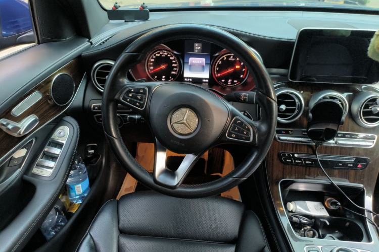 Used Mercedes-Benz GLC 2017 GLC 260 4MATIC Luxury Model Steering Wheel