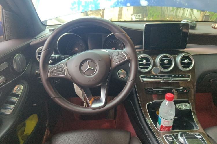 Used Mercedes-Benz GLC 2017 GLC 260 4MATIC Luxury Model Steering Wheel