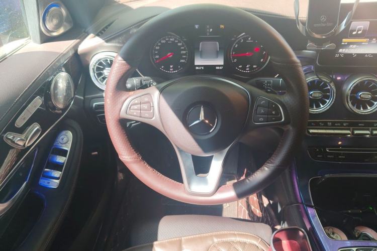 Used Mercedes-Benz GLC 2017 GLC 260 4MATIC Dynamic Edition Steering Wheel