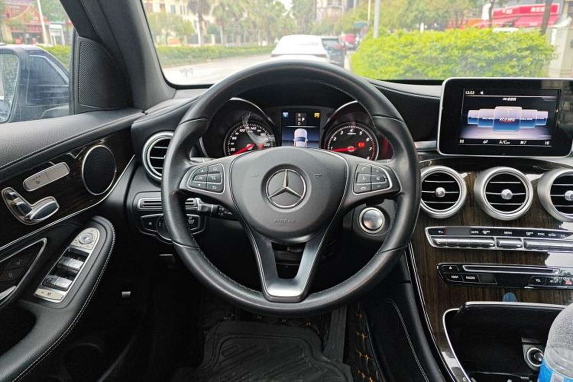 Used Mercedes-Benz GLC 2017 GLC 260 4MATIC Dynamic Edition Steering Wheel