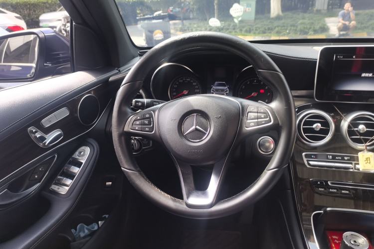 Used Mercedes-Benz GLC 2017 GLC 260 4MATIC Dynamic Edition Steering Wheel