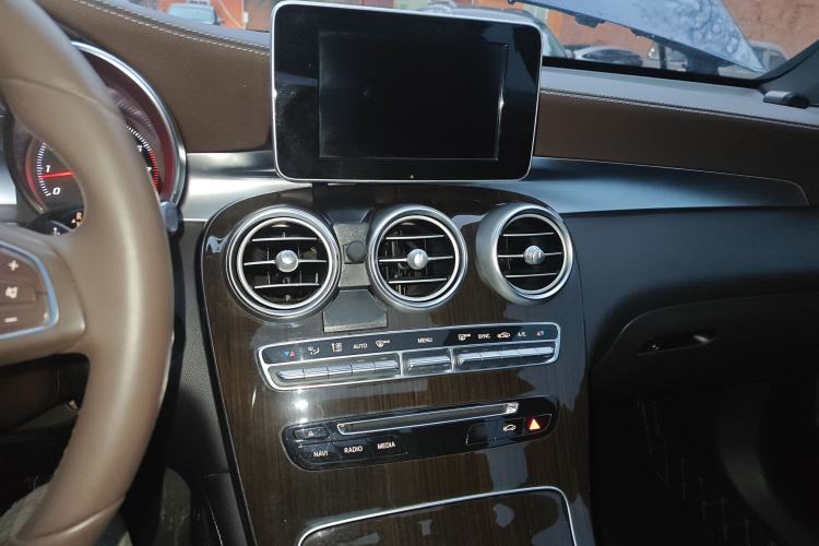 Used Mercedes-Benz GLC 2017 GLC 260 4MATIC Dynamic Edition Steering Wheel