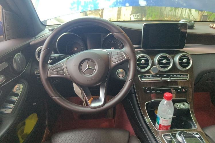 Used Mercedes-Benz GLC 2017 GLC 260 4MATIC Luxury Model Steering Wheel