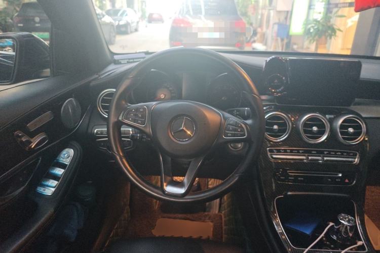 Used Mercedes-Benz GLC 2017 GLC 260 4MATIC Luxury Model Steering Wheel