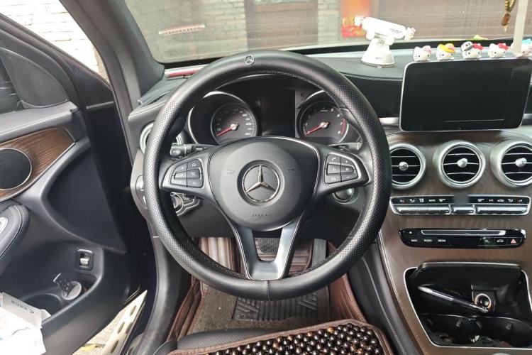 Used Mercedes-Benz GLC 2017 GLC 300 4MATIC Sport Edition Steering Wheel