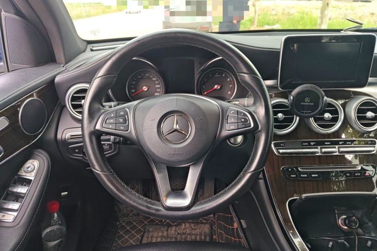 Used Mercedes-Benz GLC 2017 GLC 260 4MATIC Dynamic Edition Steering Wheel