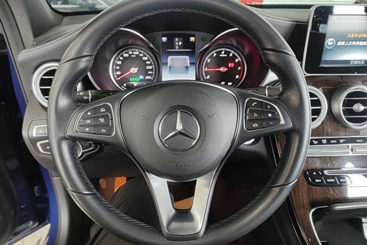 Used Mercedes-Benz GLC 2017 GLC 260 4MATIC Luxury Model Steering Wheel