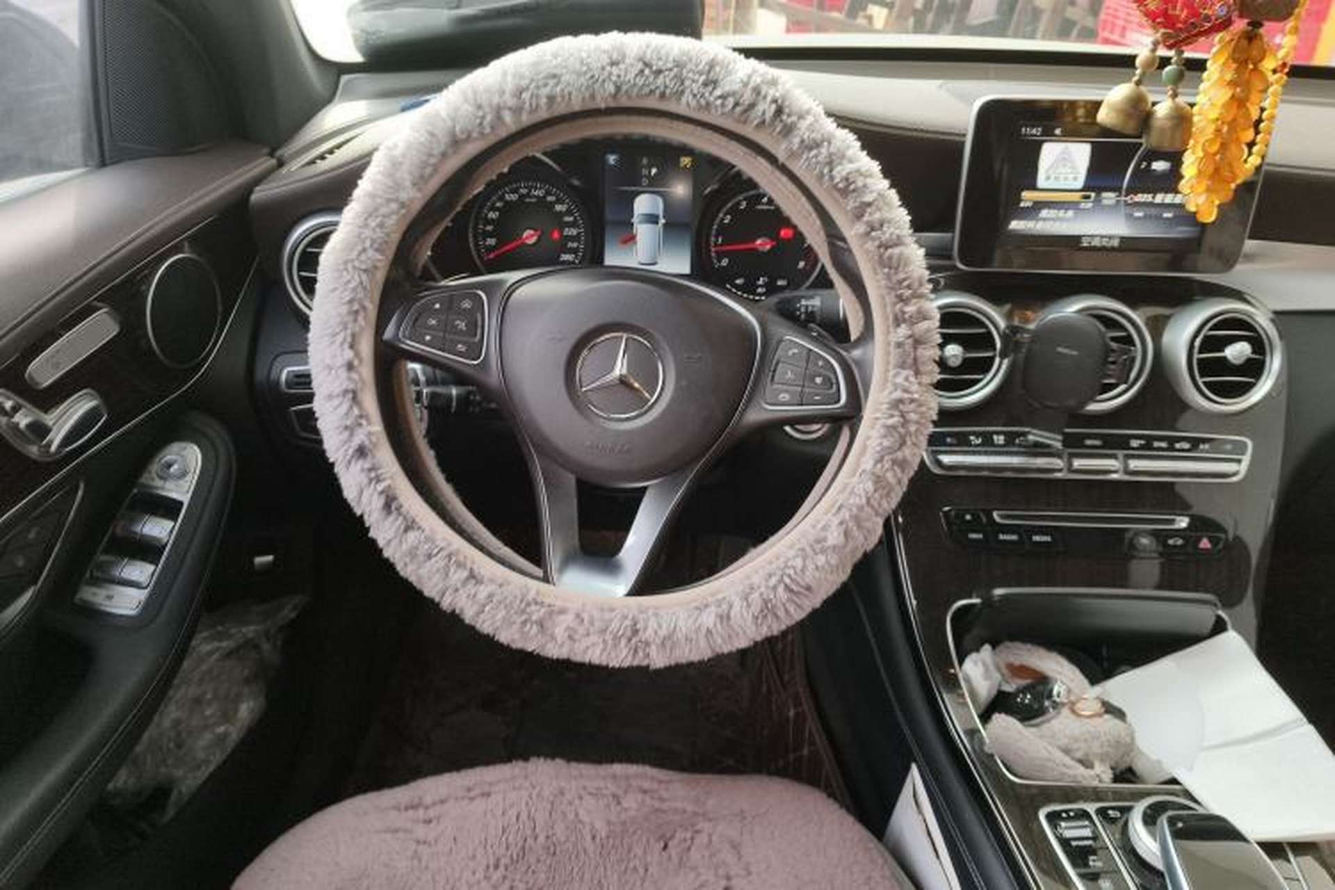 Used Mercedes-Benz GLC 2017 GLC 260 4MATIC Dynamic Edition Steering Wheel