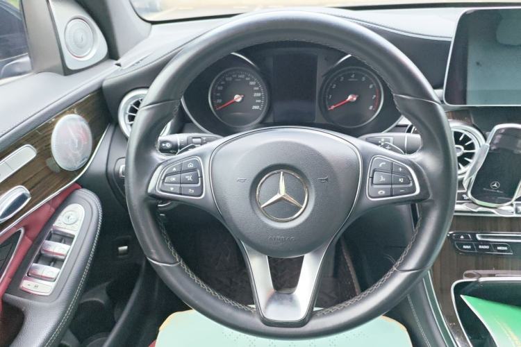 Used Mercedes-Benz GLC 2017 GLC 260 4MATIC Dynamic Edition Steering Wheel