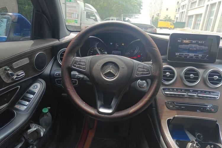 Used Mercedes-Benz GLC 2017 GLC 300 4MATIC Sport Edition Steering Wheel