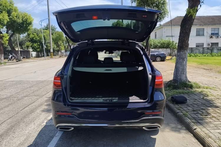 Used Mercedes-Benz GLC 2017 GLC 260 4MATIC Luxury Model Trunk