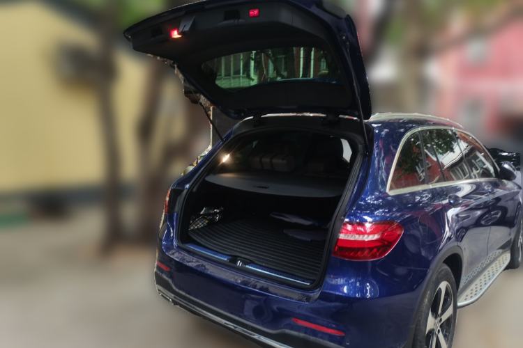 Used Mercedes-Benz GLC 2017 GLC 260 4MATIC Luxury Model Trunk