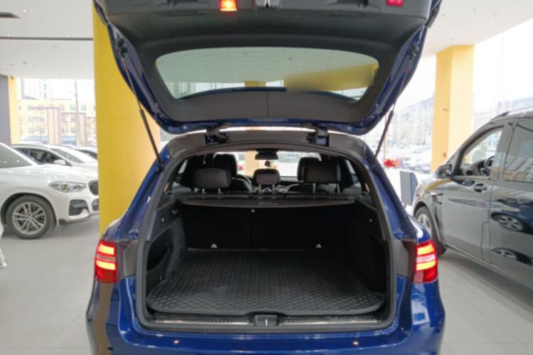 Used Mercedes-Benz GLC 2017 GLC 260 4MATIC Luxury Model Trunk