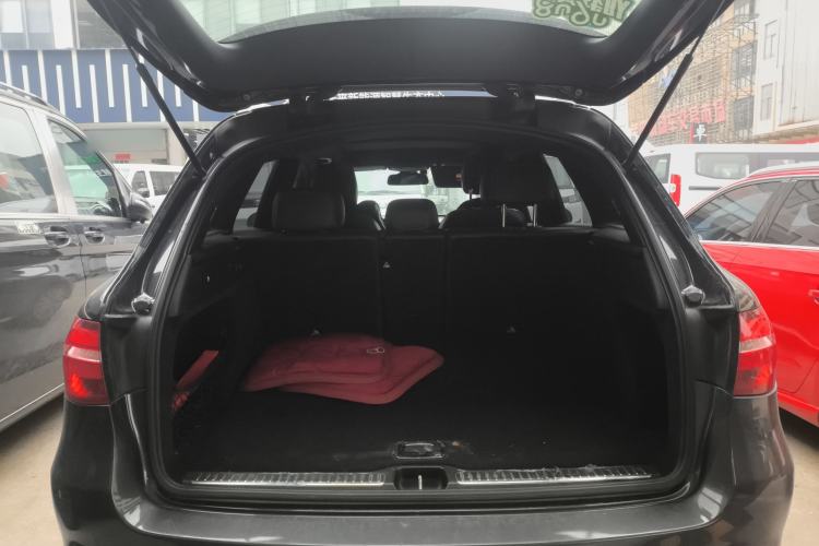 Used Mercedes-Benz GLC 2017 GLC 260 4MATIC Dynamic Edition Trunk