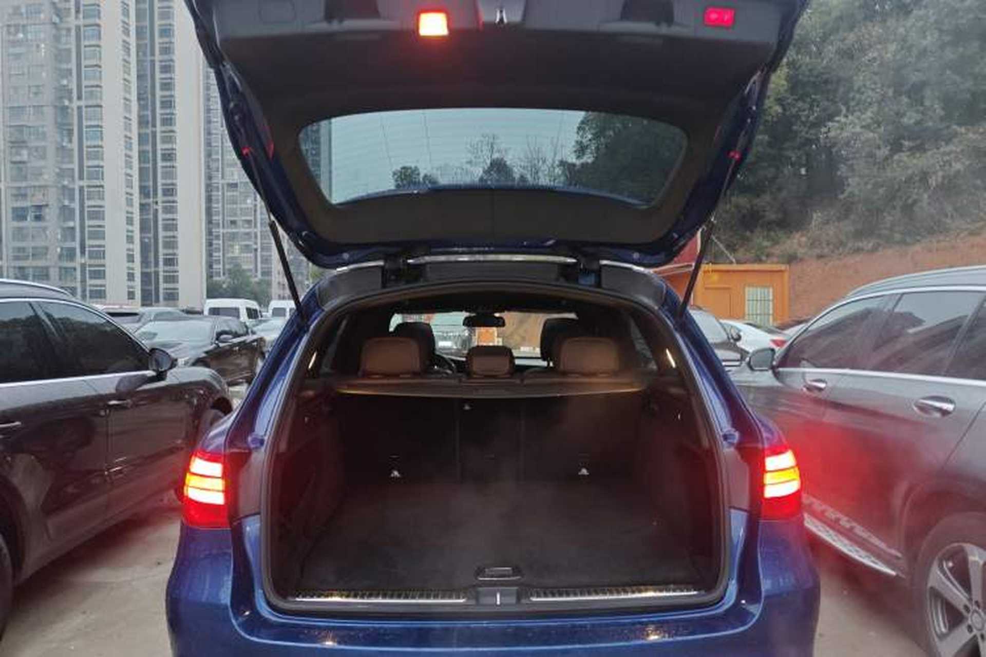 Used Mercedes-Benz GLC 2017 GLC 260 4MATIC Dynamic Edition Trunk