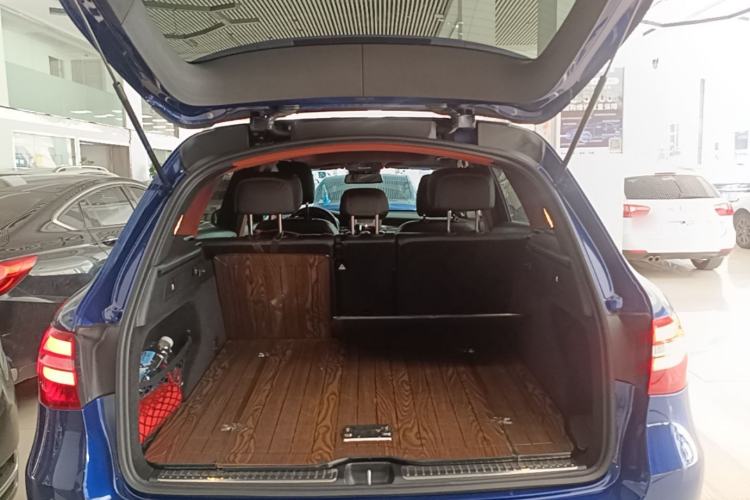 Used Mercedes-Benz GLC 2017 GLC 260 4MATIC Luxury Model Trunk