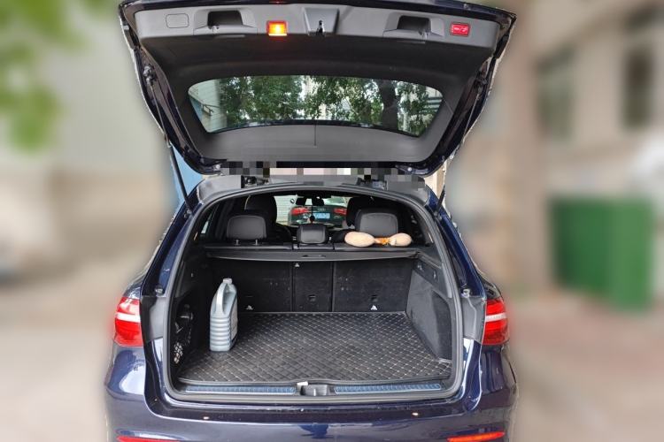Used Mercedes-Benz GLC 2017 GLC 260 4MATIC Dynamic Edition Trunk