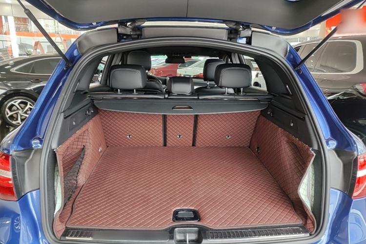 Used Mercedes-Benz GLC 2017 GLC 260 4MATIC Luxury Model Trunk