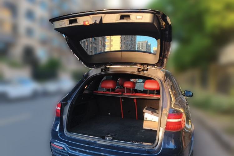 Used Mercedes-Benz GLC 2017 GLC 260 4MATIC Dynamic Edition Trunk