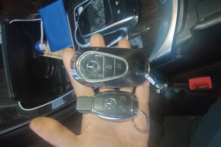 Used Mercedes-Benz GLC 2017 GLC 260 4MATIC Luxury Model Vehicle Key