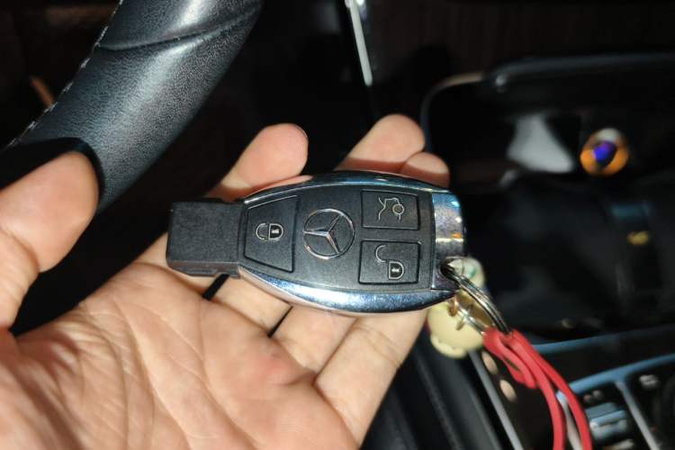 Used Mercedes-Benz GLC 2017 GLC 260 4MATIC Luxury Model Vehicle Key
