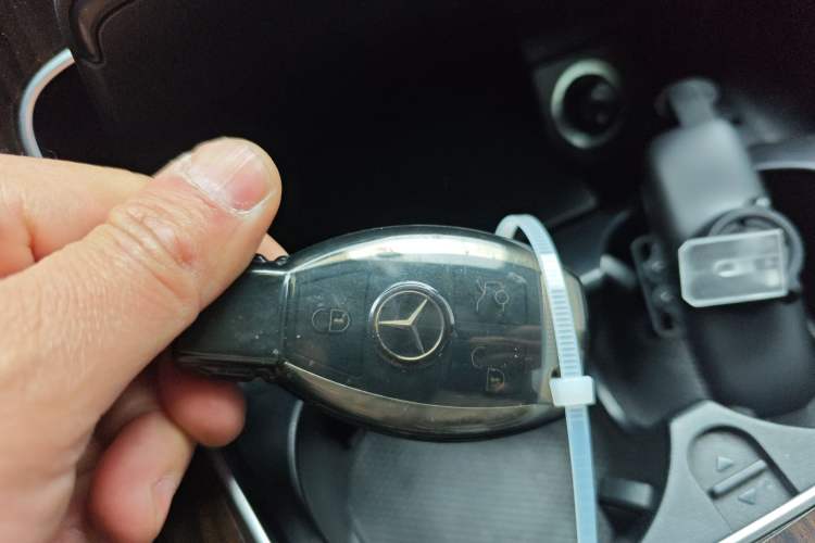 Used Mercedes-Benz GLC 2017 GLC 260 4MATIC Luxury Model Vehicle Key