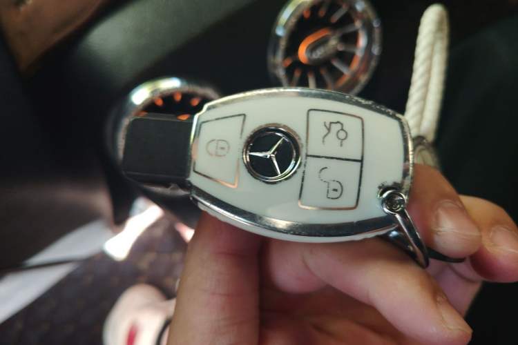 Used Mercedes-Benz GLC 2017 GLC 260 4MATIC Dynamic Edition Vehicle Key