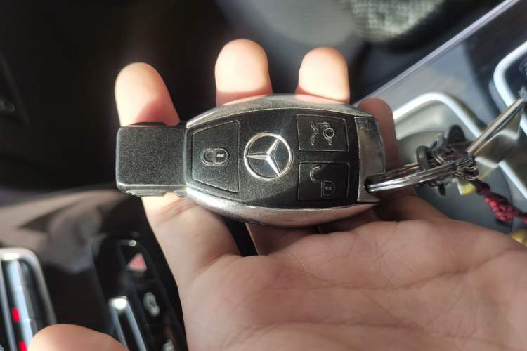 Used Mercedes-Benz GLC 2017 GLC 260 4MATIC Dynamic Edition Vehicle Key