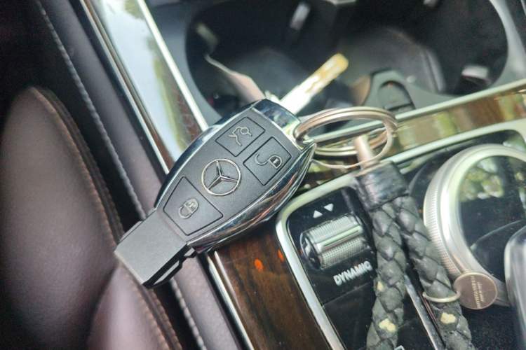 Used Mercedes-Benz GLC 2017 GLC 260 4MATIC Luxury Model Vehicle Key