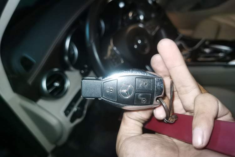 Used Mercedes-Benz GLC 2017 GLC 260 4MATIC Luxury Model Vehicle Key