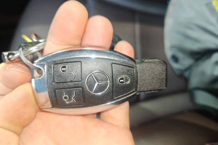 Used Mercedes-Benz GLC 2017 GLC 260 4MATIC Luxury Model Vehicle Key