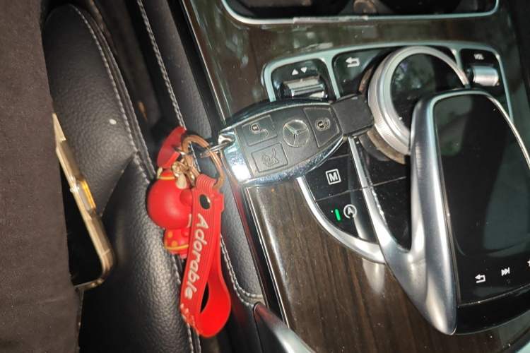 Used Mercedes-Benz GLC 2017 GLC 260 4MATIC Dynamic Edition Vehicle Key