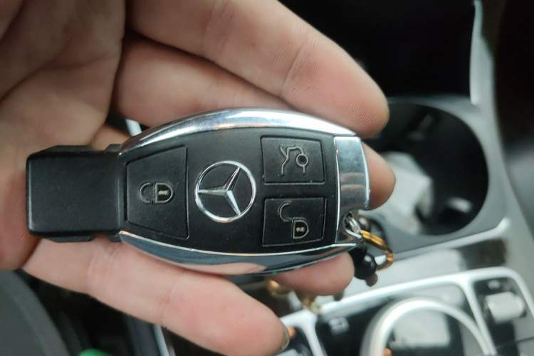 Used Mercedes-Benz GLC 2017 GLC 260 4MATIC Luxury Model Vehicle Key