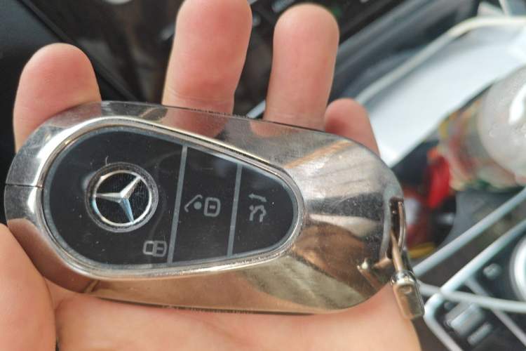 Used Mercedes-Benz GLC 2017 GLC 260 4MATIC Luxury Model Vehicle Key