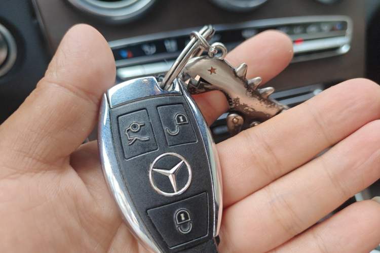 Used Mercedes-Benz GLC 2017 GLC 300 4MATIC Sport Edition Vehicle Key