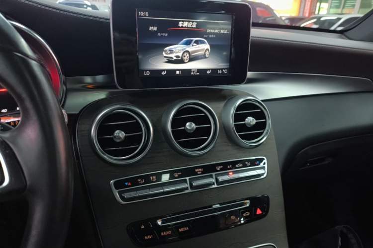 Used Mercedes-Benz GLC 2017 GLC 300 4MATIC Sport Edition Audio And AC Panel
