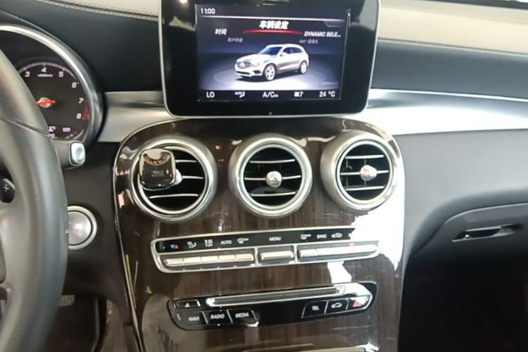 Used Mercedes-Benz GLC 2017 GLC 260 4MATIC Luxury Model Audio And AC Panel